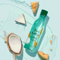 gel de duş revigorant cu apă de nucă de cocos & pepene galben organic love natur